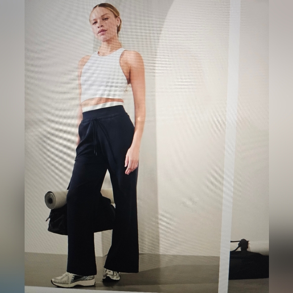 Never worn Athleta Pants - Picture 2 of 6